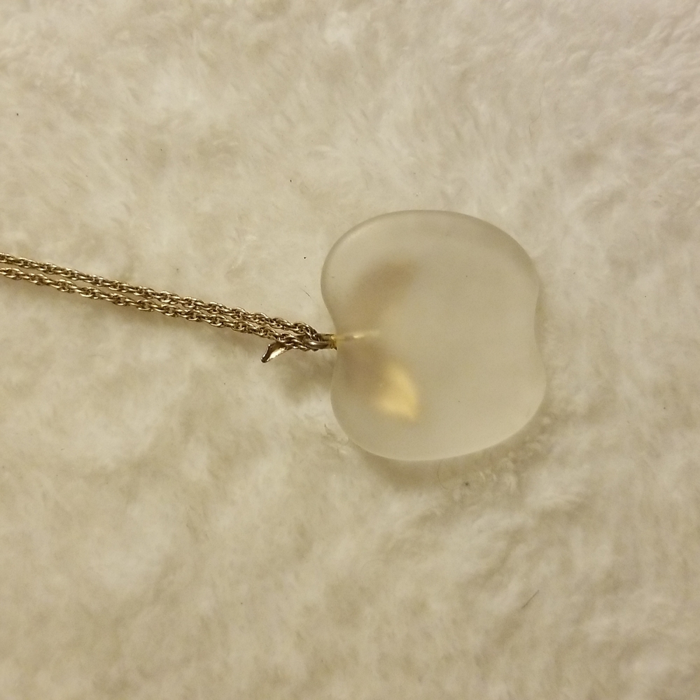 Avon Apple Necklace - Picture 3 of 4